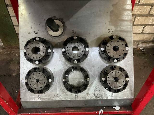 2017 finn power p20 hydraulische slangen pers - afbeelding 5 van  7