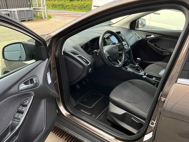 2017 ford focus wagon 1.0 titanium personenauto - afbeelding 18 van  23