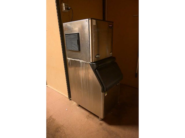 2017 foster f132 a ix 230 ijsblokjesmachine - afbeelding 2 van  5