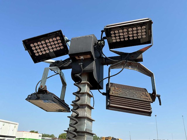 2017 generac mobile products vb9 v20 led lichtmast aggregaat aanhangwagen - afbeelding 17 van  18