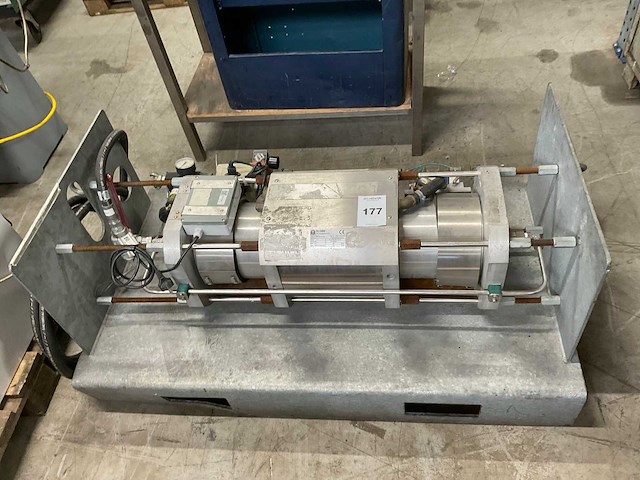 2017 globe gl gas mk 30-40 luchtgedreven gasdrukversterker - afbeelding 2 van  6