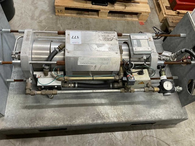 2017 globe gl gas mk 30-40 luchtgedreven gasdrukversterker - afbeelding 4 van  6