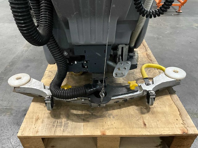 2017 hako scrubmaster b45 cl schrobzuigmachine - afbeelding 9 van  11