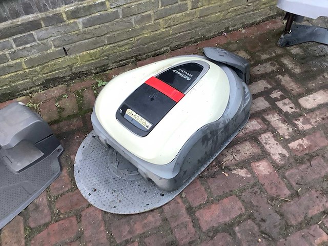 2017 honda hrm3000 robotmaaier - afbeelding 1 van  6