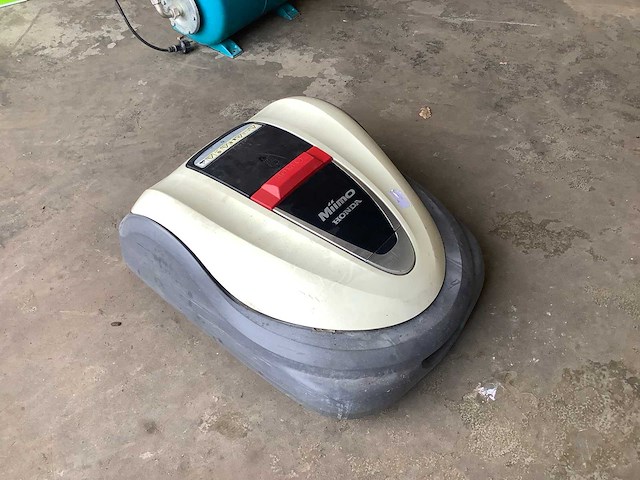 2017 honda hrm3000 robotmaaier - afbeelding 1 van  5