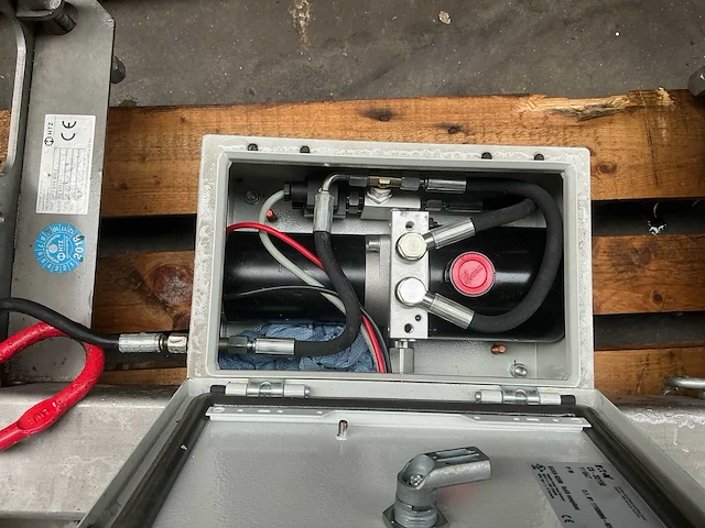 2017 htz dpk 800 e elektrische dakplatenklem 400 kg - afbeelding 7 van  16