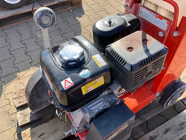 2017 husqvarna fs400lv asfaltzaagmachine / betonzaagmachine - afbeelding 11 van  13