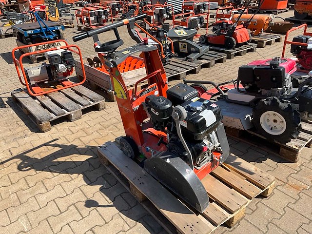 2017 husqvarna fs400lv asfaltzaagmachine / betonzaagmachine - afbeelding 6 van  11