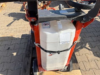 2017 husqvarna fs400lv asfaltzaagmachine / betonzaagmachine - afbeelding 9 van  11