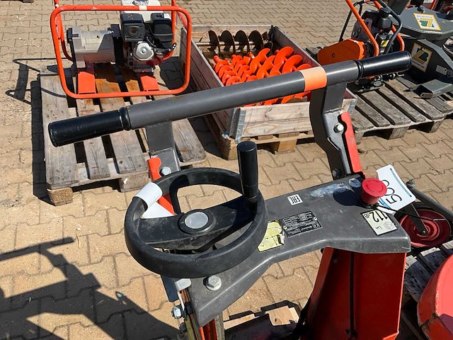 2017 husqvarna fs400lv asfaltzaagmachine / betonzaagmachine - afbeelding 7 van  11
