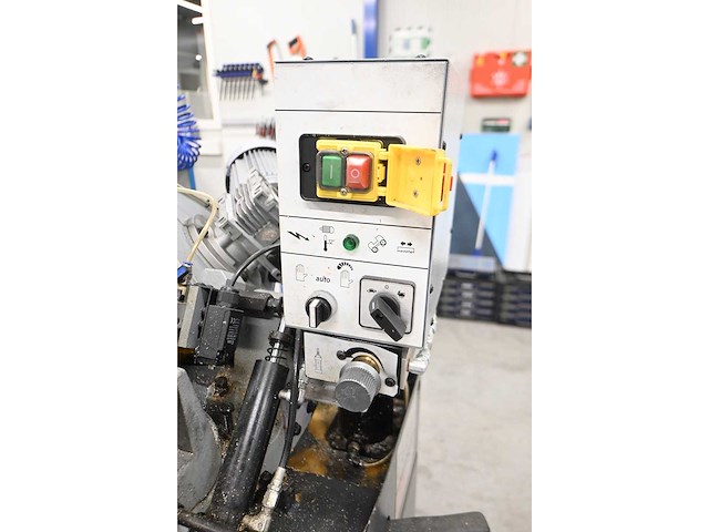 2017 huvema hu 210 ac verticale bandzaagmachine - afbeelding 3 van  6