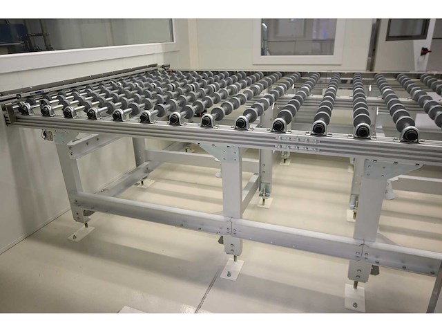 2017 ifg - eltosch grafix glas space unit met benteler aanvoer rollenbaan en uitvoer rollenbaan (c) - afbeelding 20 van  27