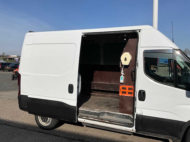 2017 iveco daily 3.0 cng bedrijswagen - afbeelding 24 van  37