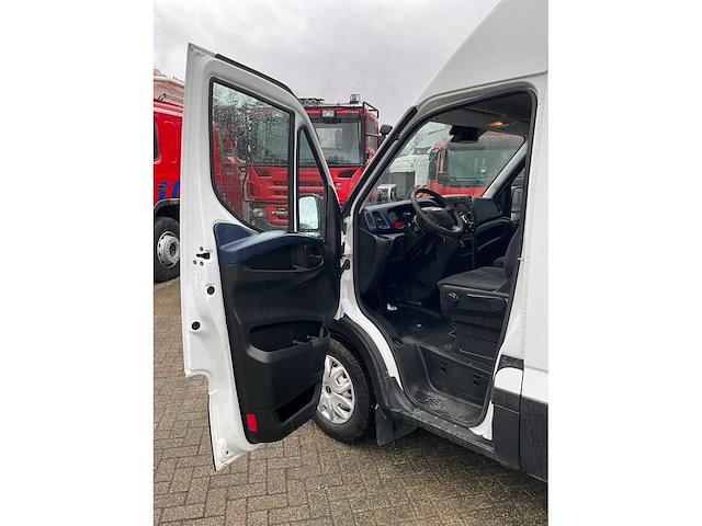 2017 iveco daily 35s14v 2.3 352 h2 l bedrijfswagen - afbeelding 18 van  22