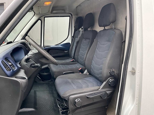 2017 iveco daily 35s14v 2.3 352 h2 l bedrijfswagen - afbeelding 19 van  22