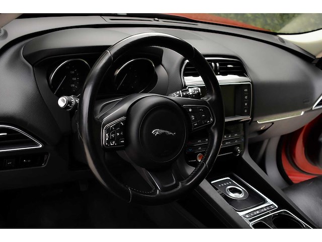 2017 jaguar f-pace 20d prestige suv btw auto - afbeelding 42 van  74