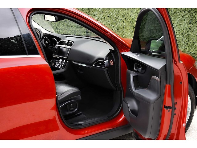 2017 jaguar f-pace 20d prestige suv btw auto - afbeelding 46 van  74