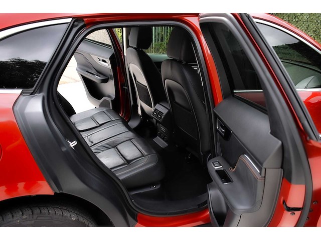 2017 jaguar f-pace 20d prestige suv btw auto - afbeelding 66 van  74