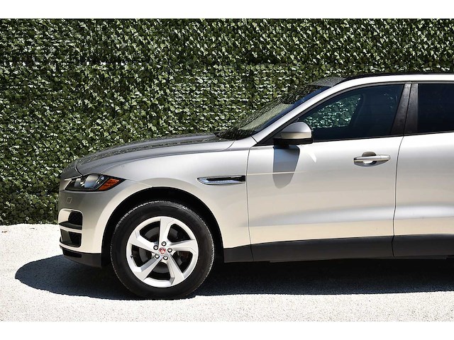 2017 jaguar f-pace 35t suv premium 3,0l v6 btw auto - afbeelding 28 van  77