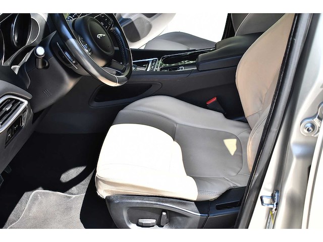 2017 jaguar f-pace 35t suv premium 3,0l v6 btw auto - afbeelding 44 van  77