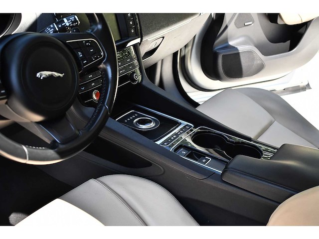 2017 jaguar f-pace 35t suv premium 3,0l v6 btw auto - afbeelding 46 van  77
