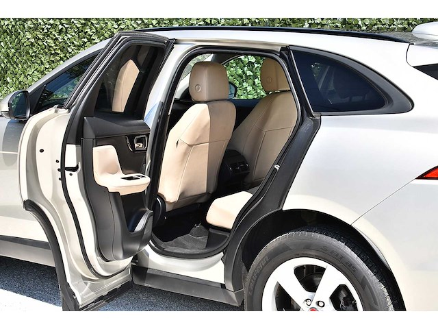 2017 jaguar f-pace 35t suv premium 3,0l v6 btw auto - afbeelding 66 van  77