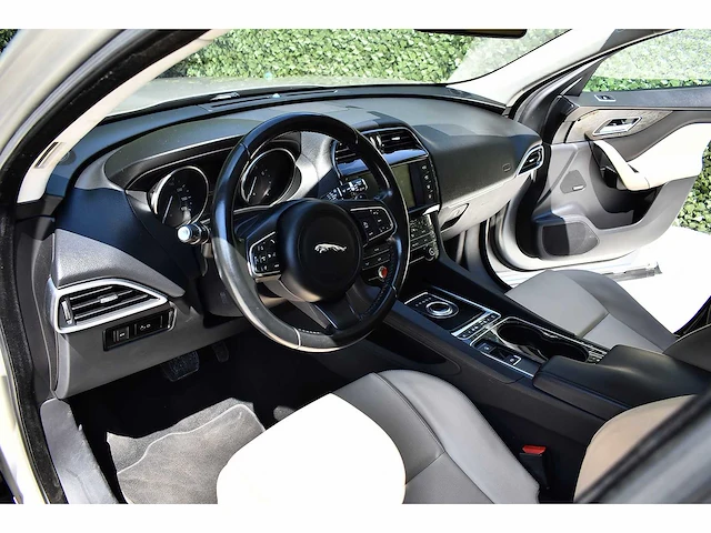 2017 jaguar f-pace 35t suv premium 3,0l v6 btw auto - afbeelding 41 van  54
