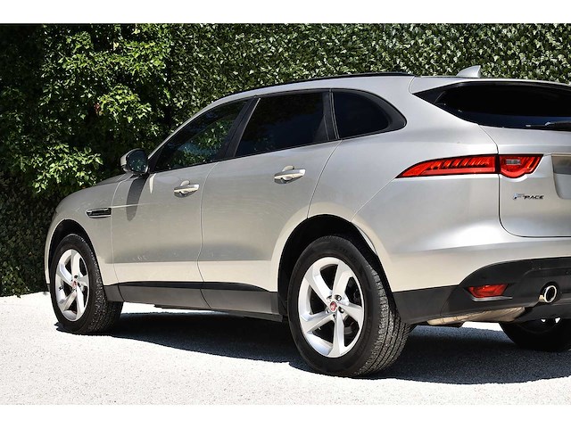 2017 jaguar f-pace 35t suv premium 3,0l v6 btw auto - afbeelding 33 van  77