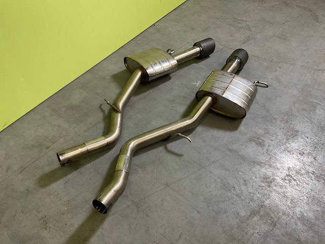 2017 jaguar f-pace sportuitlaat (2x) - afbeelding 2 van  5