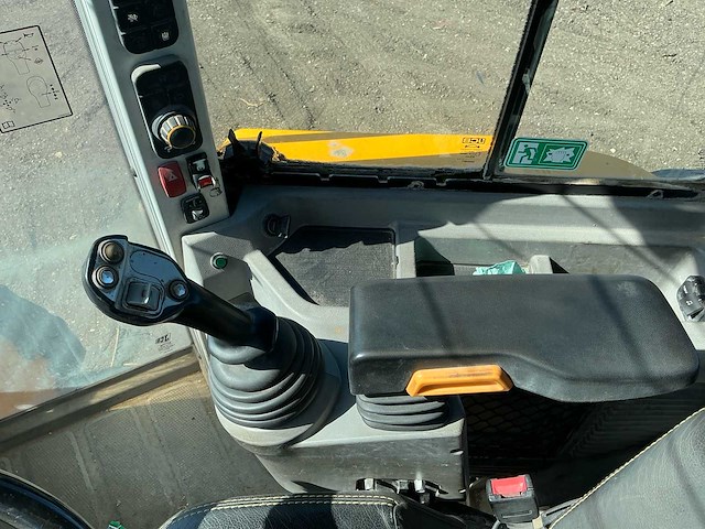 2017 jcb 437 wht t4f wastemaster wiellader met eurosteel hoogkiepbak - afbeelding 4 van  11