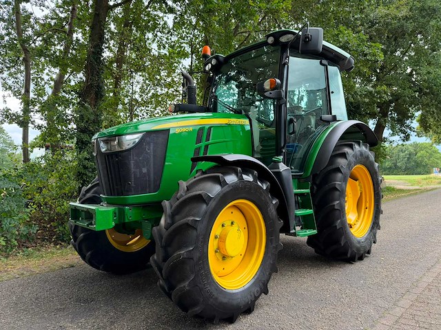 2017 john deere 5090r vierwielaangedreven landbouwtractor - afbeelding 1 van  12