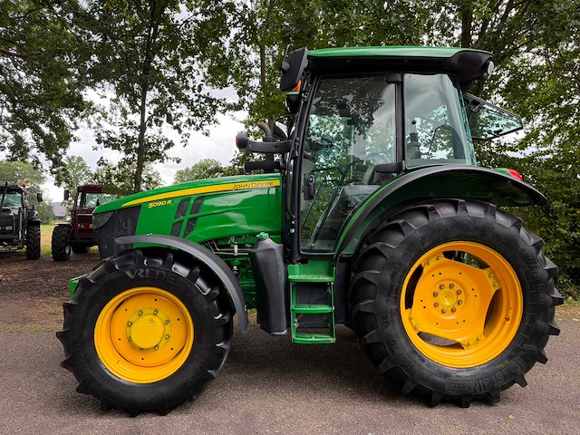 2017 john deere 5090r vierwielaangedreven landbouwtractor - afbeelding 6 van  12