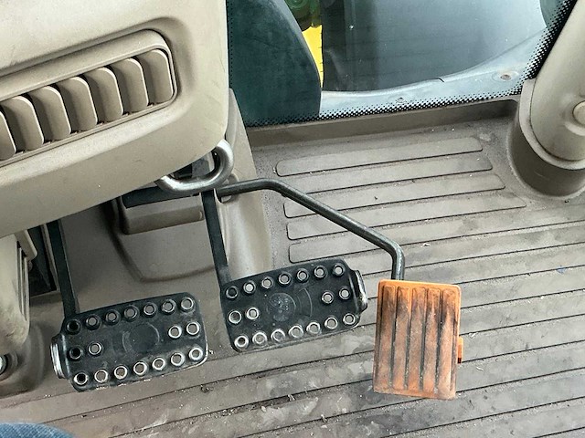 2017 john deere 6120r vierwielaangedreven landbouwtractor - afbeelding 21 van  44