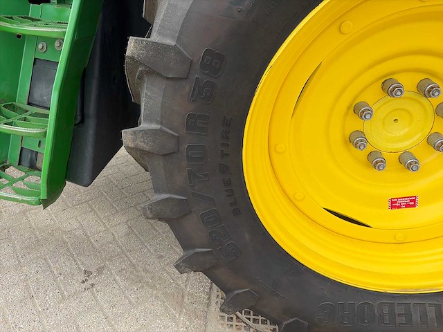 2017 john deere 6145r vierwielaangedreven landbouwtractor - afbeelding 13 van  23
