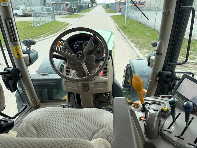 2017 john deere 6145r vierwielaangedreven landbouwtractor - afbeelding 11 van  23