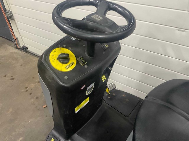 2017 karcher km 90/60 r zelfrijdende veegmachine - afbeelding 3 van  9