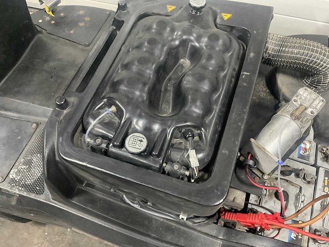 2017 karcher km 90/60 r zelfrijdende veegmachine - afbeelding 6 van  9