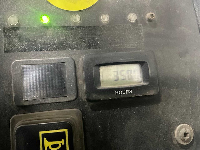 2017 karcher km 90/60 r zelfrijdende veegmachine - afbeelding 1 van  4