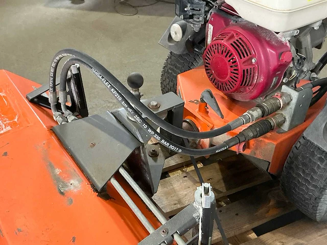 2017 kersten k2000g veegmachine hydraulisch 100cm benzine - afbeelding 12 van  12