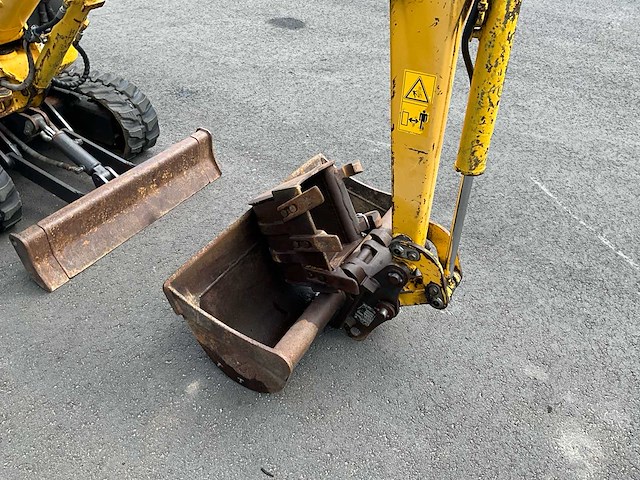 2017 komatsu pc09-1 minigraafmachine - afbeelding 12 van  25
