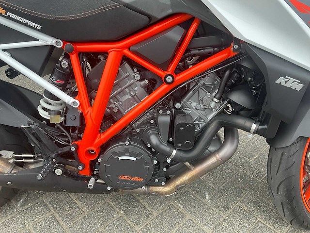 2017 ktm tour 1290 superduke r abs motorfiets - afbeelding 14 van  14