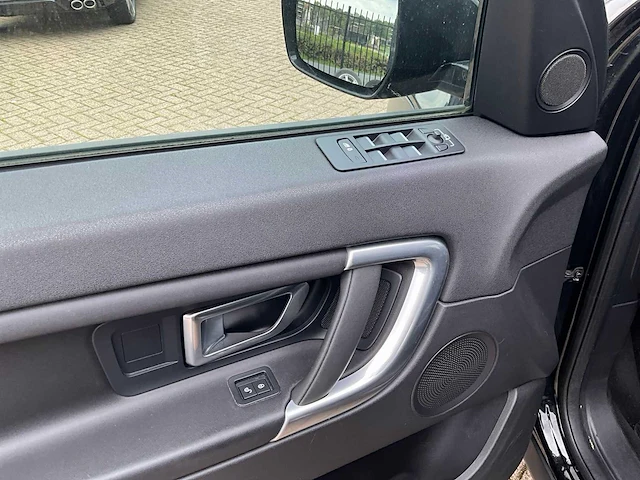 2017 land rover discovery sport 2.0 ed4 ec se personenauto - afbeelding 3 van  28