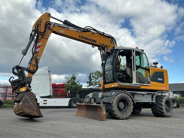 2017 liebherr 914 litronic banden graafmachine met tilt-rotator - afbeelding 1 van  69