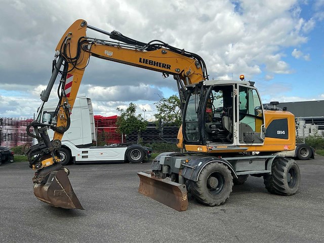 2017 liebherr 914 litronic banden graafmachine met tilt-rotator - afbeelding 12 van  69