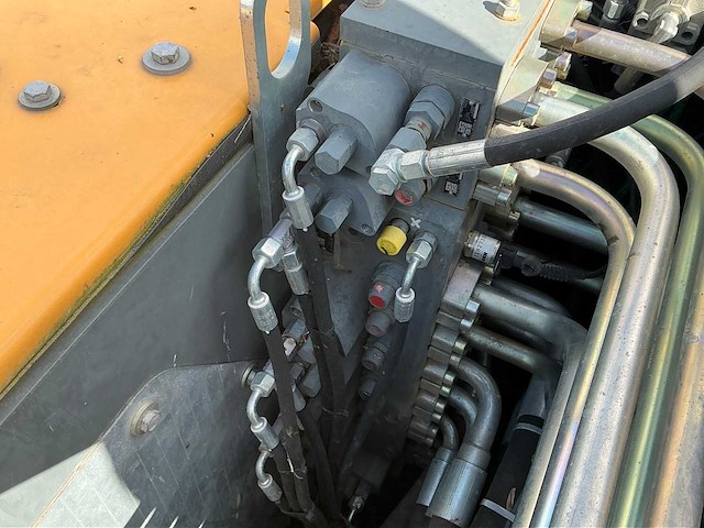 2017 liebherr 914 litronic banden graafmachine met tilt-rotator - afbeelding 26 van  69