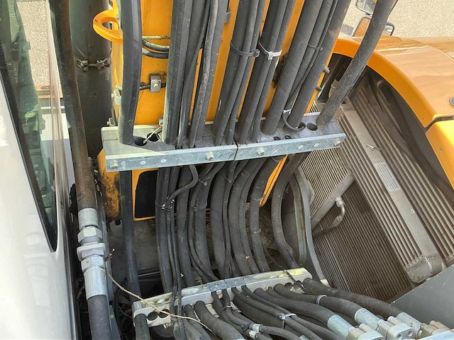 2017 liebherr 914 litronic banden graafmachine met tilt-rotator - afbeelding 29 van  69