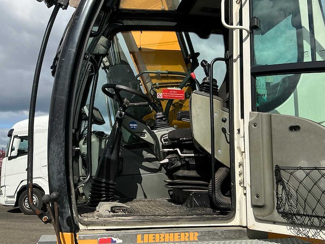 2017 liebherr 914 litronic banden graafmachine met tilt-rotator - afbeelding 33 van  69