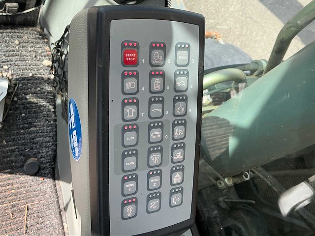 2017 liebherr 914 litronic banden graafmachine met tilt-rotator - afbeelding 38 van  69