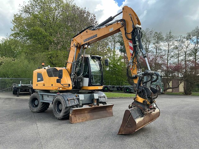 2017 liebherr 914 litronic banden graafmachine met tilt-rotator - afbeelding 34 van  69