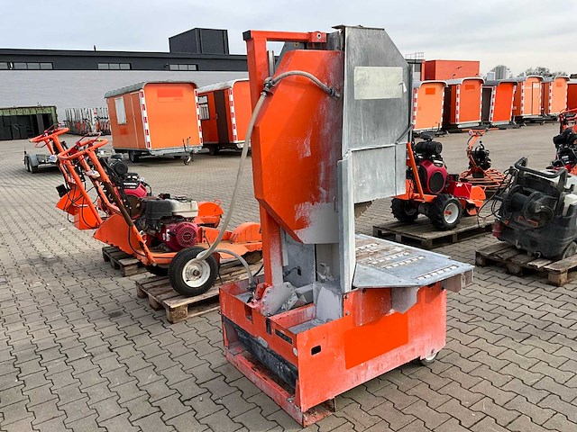 2017 lissmac dts 420 pe/n verticale steenzaagmachine / blokzaagmachine - afbeelding 13 van  13